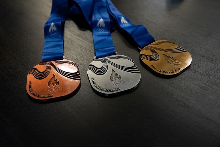 Eesti meistrid squashis 2025 on Aliis Allas ja Paul Piik!
